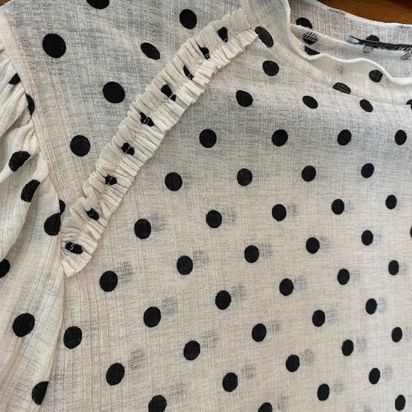 Zara Black and ivory Polka Dot Blouse with ruffles size medium - Picture 7 of 7